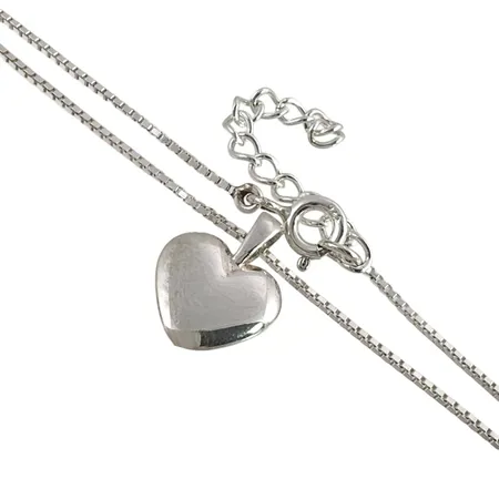 Halsband med Hänge Hjärta silver 925/1000, kedja längd 38-41 cm, bredd 0,8 mm, hjärta mått 13x10 mm, fint skick Vikt: 2,9 g
