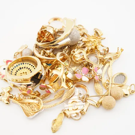 Diverse guld, 18k Vikt: 73 g