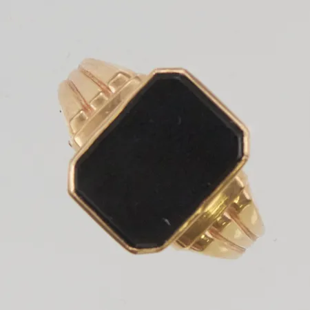 Klackring med Onyx stl 17¾ bredd:3,3-13,8mm 18K 4,1g.