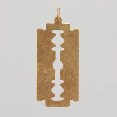 Hänge rakblad, 50x22mm, repor, 18K Vikt: 4,6 g