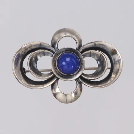 Brosch med blå sten, längd 42mm, Östbergs Borås, år 1956, 830/1000 silver Vikt: 7,5 g