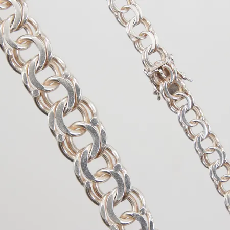 Collier doserad Bismarck 46cm, bredd 14-7mm, N S E Guldvaru Aktiebolag år 1998, silver 925/1000 Vikt: 48,5 g