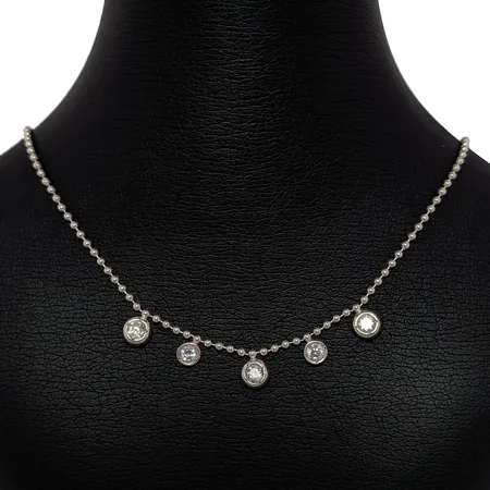 Collier silver 925/1000 vita stenar, längd 41,5 cm, kedja kullänk bredd 2 mm, dekor Ø5,5/7 mm Vikt: 8,3 g