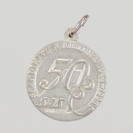Hänge Ø ca 15mm SAS Scandinavian airlines 50år 1946-1996, Sporrong 925/1000 silver Vikt: 4 g