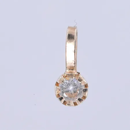 Hänge med vit sten längd 10 mm, bredd 4 mm 18K. Vikt: 0,3 g