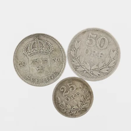 Tre svenska mynt, 50 och 25 öre, Ø 22/17mm, silver 600/1000 Vikt: 12 g