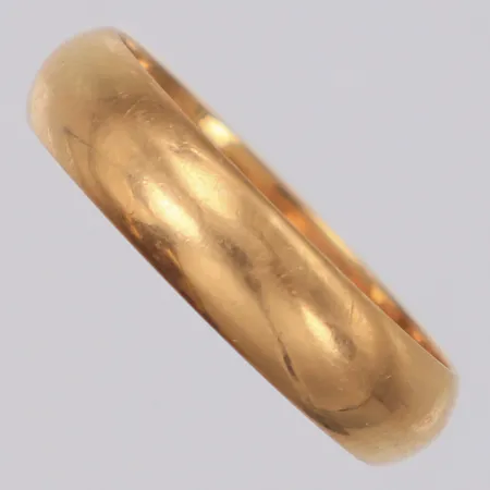 Ring stl: ca18½ bredd 4,8mm personlig gravyr 18K Vikt: 4,6 g
