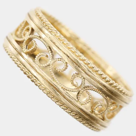 Ring Kalevala Koru filigranarbete stl:17½, bredd 8mm, 18K Vikt: 5,6 g
