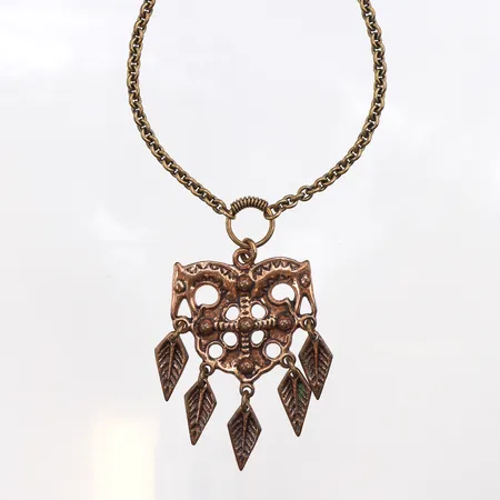 Collier Kalevala Kuro Hästkorset längd ca 80cm bredd 2,6mm, hänge längd 61mm bredd 37mm, brons.