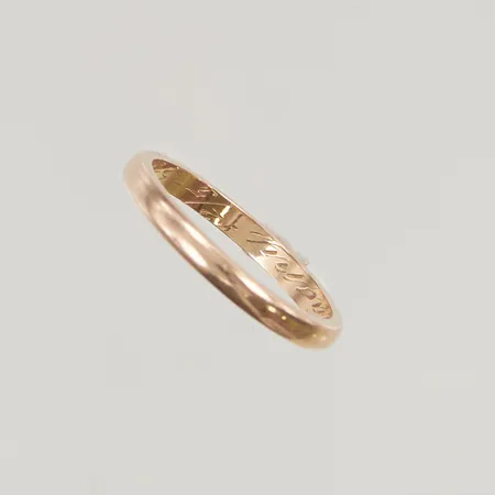 Ring graverad stl18 18K, 2,9g.