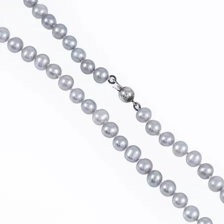 Pärlcollier 67st infärgade ljusgrå odlade sötvattenpärlor Ø6mm, längd 42cm, silverlås Ø6mm 925/1000. Vikt: 0 g