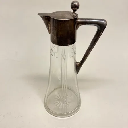 Glaskanna med del i silver, höjd 28cm, Uppsala år 1909, åldersbetingat slitage, 830/1000 silver Vikt: 0 g