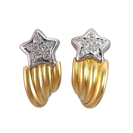 Örhängen, 18K guld, tvåfärgad modell med stjärnor, vita stenar, längd 19 mm, bredd 9 mm, originalploppar, stenar utan anmärkning, fint skick Vikt: 2,2 g