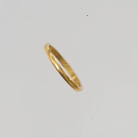 Ring graverad stl18¼ 23K 2,6g.