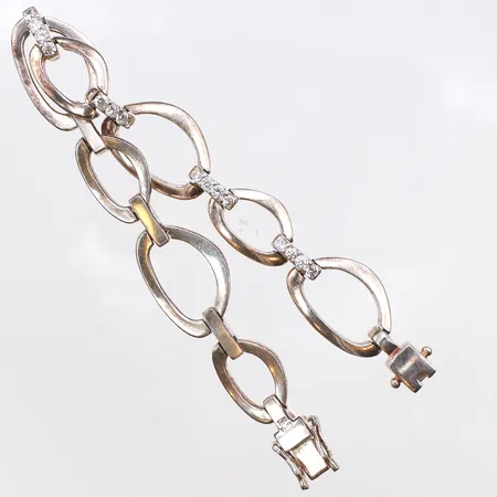 Armband med vita stenar, längd:19cm, 925/1000 silver. Vikt: 25,5 g