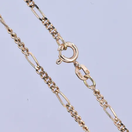 Kedja Figaro längd 50,5 cm, bredd 2 mm 18K. Vikt: 7,1 g