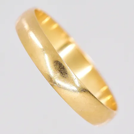 Ring stl:18¼ graverad repig skena 18K Vikt: 2 g