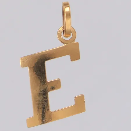 Hänge bokstav E längd 19,9mm bredd 10,7mm 18K Vikt: 0,4 g