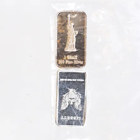 2 silvertackor, 1g st, 999/1000 silver.