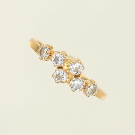 Ring med vita stenar stl 18¼, bredd 1,8-6mm, 18K, 1,1g bruttovikt 