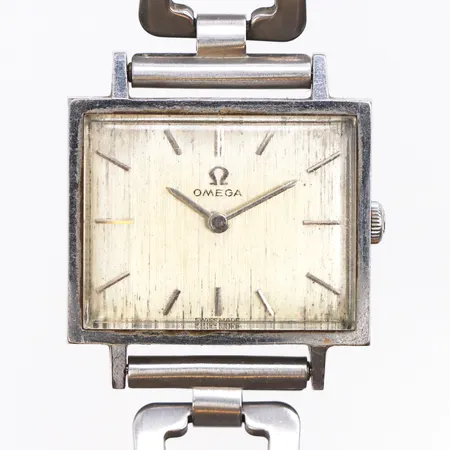 Damur Omega 27x21,7mm, stål, manuell, boettnr 111.001, cal 620, verknr 20230435, 1960-tal, längd inklusive ur 17cm, inga tillbehör.