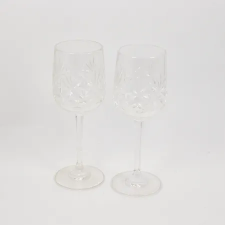 Två små vinglas Edinburgh Crystal, höjd 15,5cm, omärkta Skickas med paket.