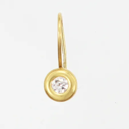Ett udda örhänge med vit sten 15x5mm, 18K Vikt: 0,3 g
