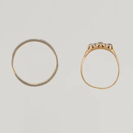 Ringar gravyr och skador finns 18K 11,1g.