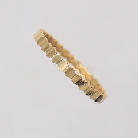 Ring stl:18½ bredd 2,4,mm, GHA. 18K  Vikt: 1 g