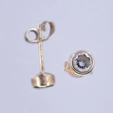 Örhängen Ø5 mm, 18K. Vikt: 0,6 g