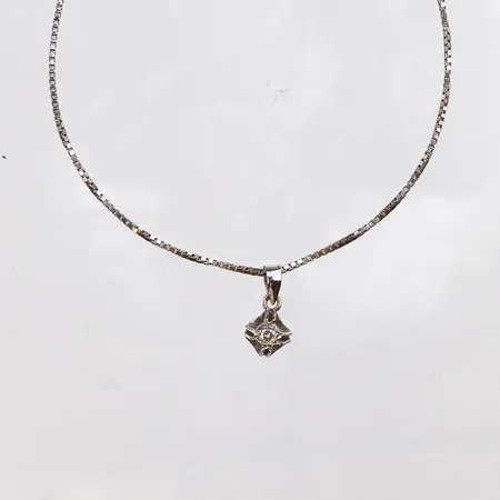 Kedja Venezia med diamathänge ca 0,04ct, längd:43cm, vitguld 18K. Vikt: 5,1 g