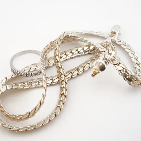 Diverse silversmycken, 925/1000 Vikt: 25,8 g