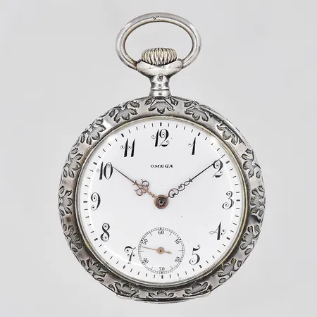 Mormorsur Omega Ø 35mm manuell silver 900/1000 medföljande silverkedja 835/1000
