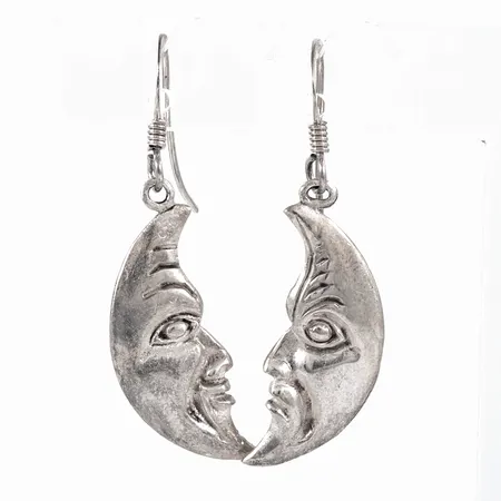 Örhängen halvmånar glad/sur bredd 10mm, längd 38mm, silver 925/1000 5,3g. 