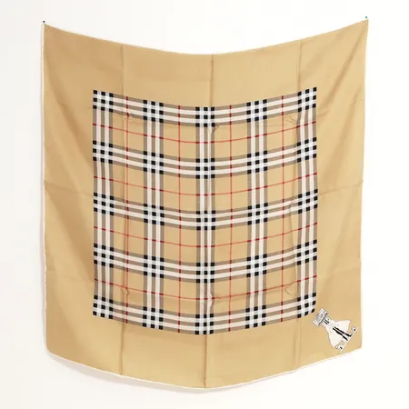 Scarf Burberry beige silke med Nova Check-mönster, märkt Burberry, ca 74 x 74cm, svag fläck.