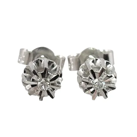 Diamantörhängen i 18K vitguld, Diamanter 2 x 0,01ct, örhängenas diameter 5,3 mm, originalploppar, fint skick Vikt: 1,6 g