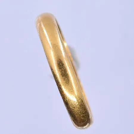 Ring stl:20, graverad 23K. Vikt: 5,6 g