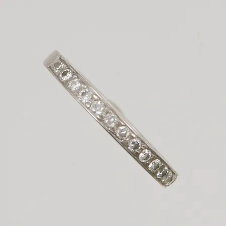 Alliansring med diamanter 14x0,02ct, graverad bredd:2,45mm stl16,5 18K 3,3g Vikt: 3,3 g