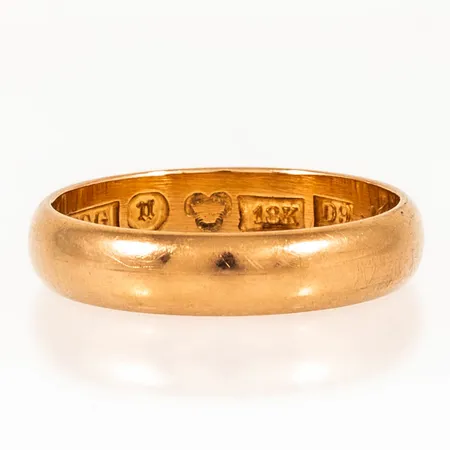 Ring slät stl:18 bredd 4,3mm, gravyr, 18K 4,3g. 