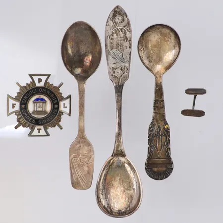 diverse silver, delvis graverade, 830/1000 silver Vikt: 123,5 g