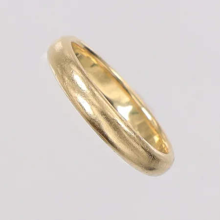 Ring slät stl:19 bredd 4mm, ograverad. 18K Vikt: 5,5 g