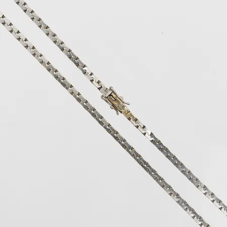 Collier manglad Pansar, längd 42cm, bredd 2,5mm, 18K vitguld Vikt: 10,3 g