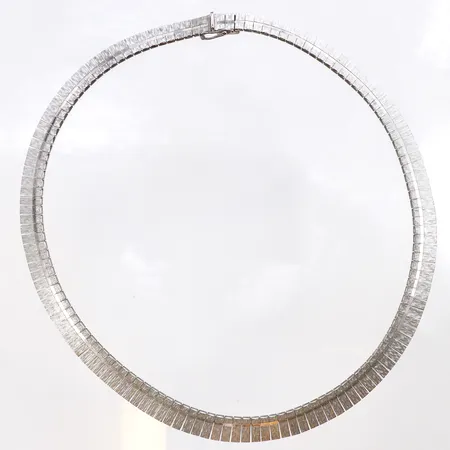 Collier, längd:42cm, bredd:7-10mm, 835/1000 silver. Vikt: 24,3 g