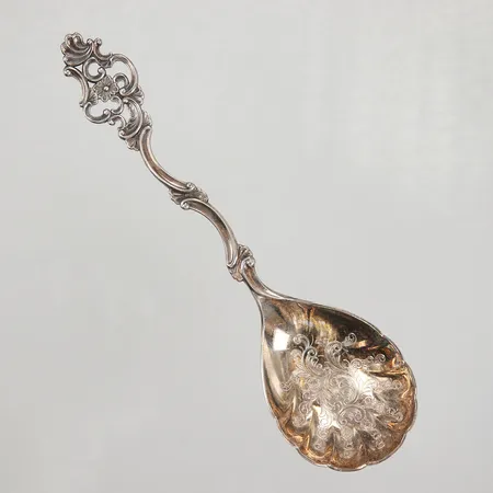 Kopottsked med genombruten dekor 17cm silver 830/1000 Vikt: 38,1 g