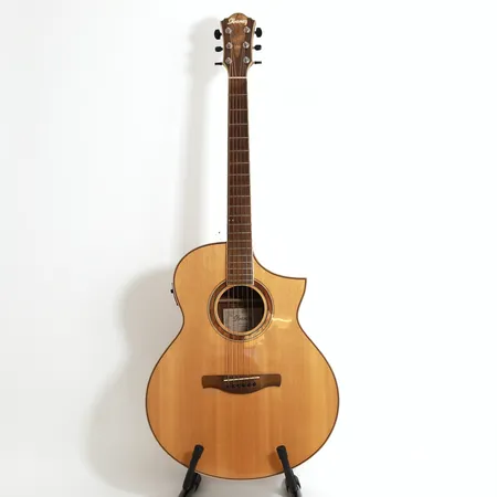 Akustisk gitarr Ibanez AEW51-NT1203, Fishman Sonicore Pickup EQ-SP2 Preamp, snr S170700115, med mjukt fodral, lättare bruksslitage Skickas med Bussgods eller PostNord