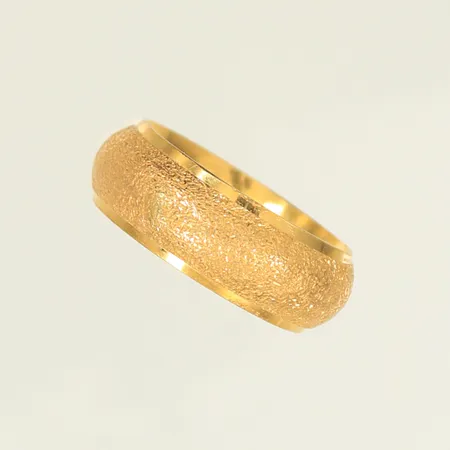Ring med hamrat mönster stl 17¼, bredd 7mm, 21K, 5,2g Vikt: 5,2 g