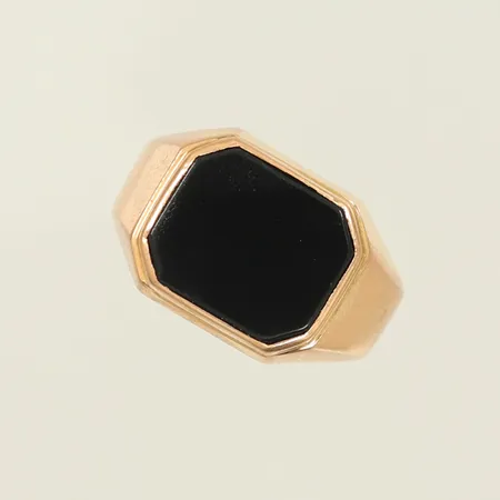 Klackring med svart sten stl 17¾, bredd 4-12mm, 18K, 3,8g Vikt: 3,8 g