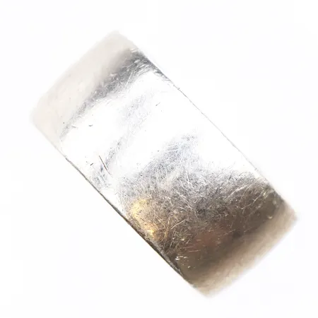 Slät ring, stl:21, 925/1000 silver. Vikt: 11,7 g