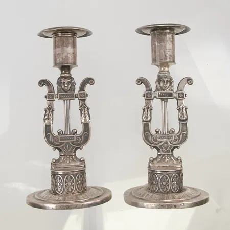Lyrljusstakar höjd:16cm fyllda i botten Silver S830/1000 bruttovikt 785,7g.
