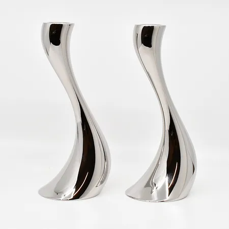 Ett par ljusstakar Cobra Georg Jensen medium höjd 20cm original kartong  Skickas med postpaket.